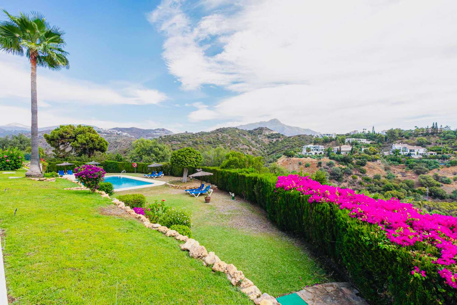 Renovated premium ground floor apartment in Mirador De La Quinta -Marbella