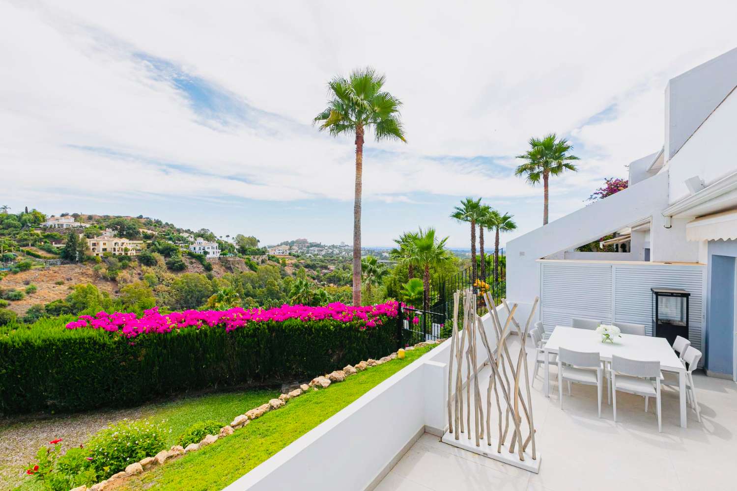 Renovierte Premium-Erdgeschosswohnung in Mirador De La Quinta -Marbella