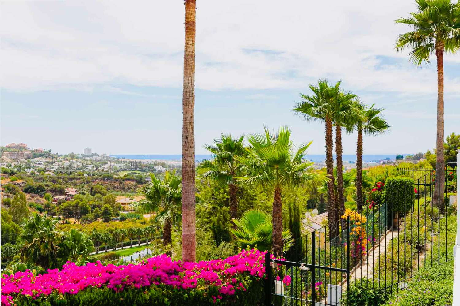 Renoverad premiumlägenhet på bottenvåningen i Mirador De La Quinta -Marbella