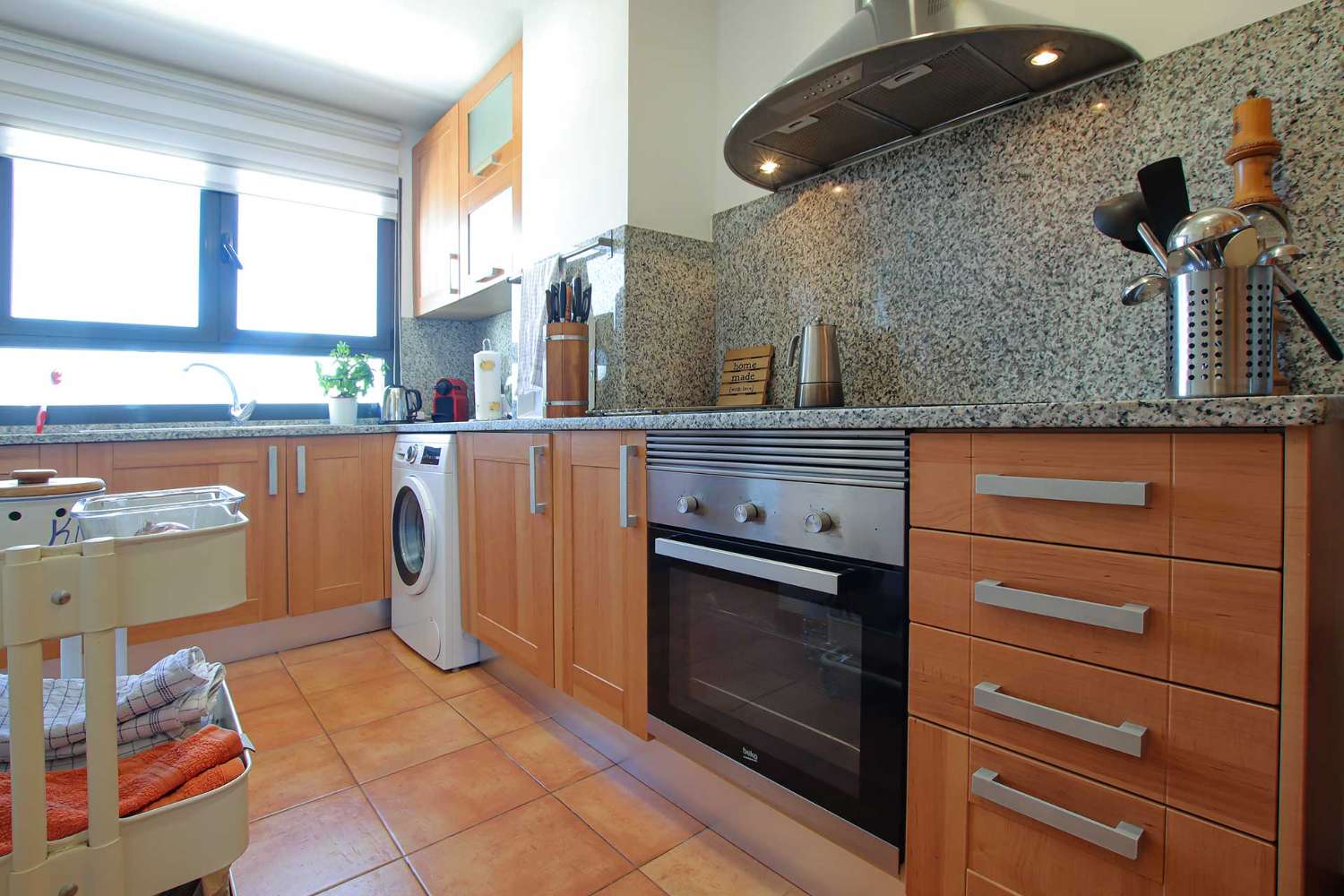 Prachtig gepresenteerd appartement met 2 slaapkamers en 2 badkamers in Estepona - New Golden Mile