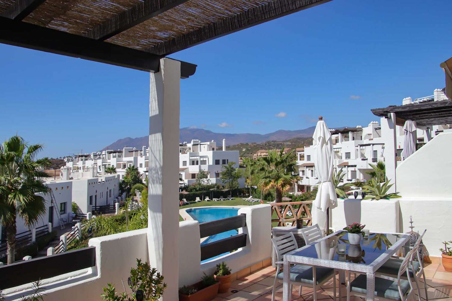 Prachtig gepresenteerd appartement met 2 slaapkamers en 2 badkamers in Estepona - New Golden Mile