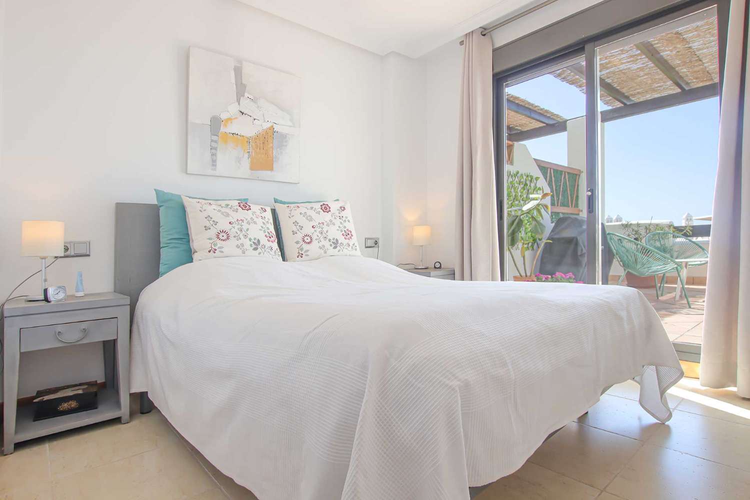 Prachtig gepresenteerd appartement met 2 slaapkamers en 2 badkamers in Estepona - New Golden Mile