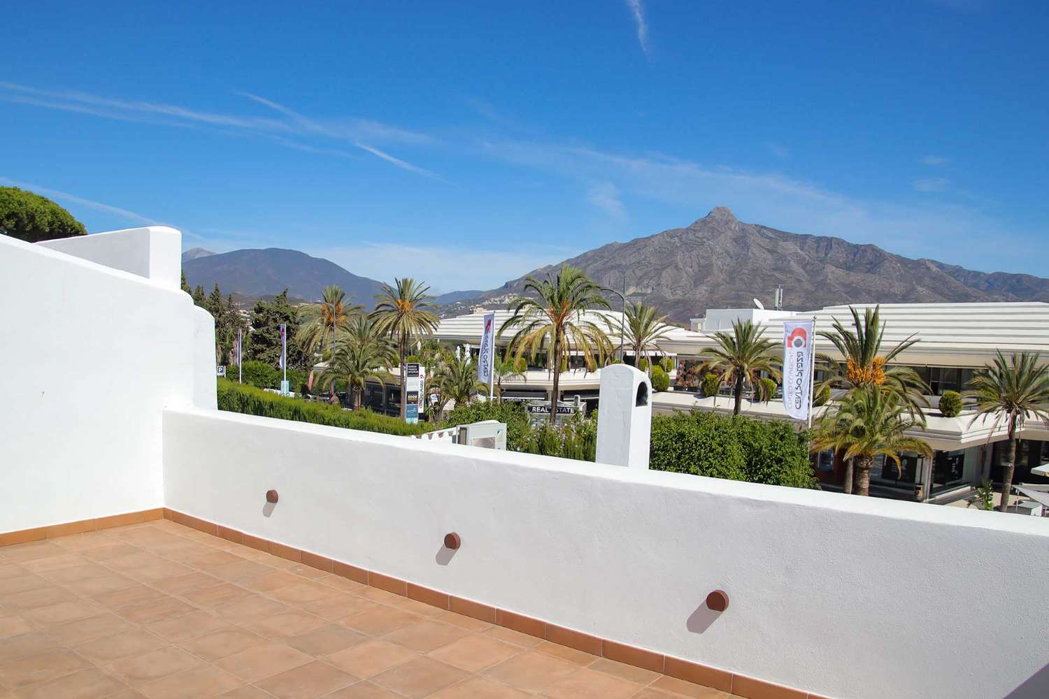 Luxuriöses Penthouse mit 2 Schlafzimmern in Centro Plaza, Nueva Andalucía -Marbella