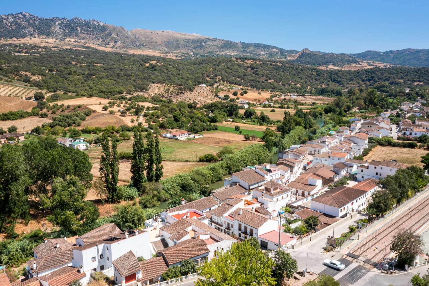 ¡¡¡INVERSORES!!! HOSTAL-RESTAURANTE EN RONDA CON MÚLTIPLES POSIBILIDADES