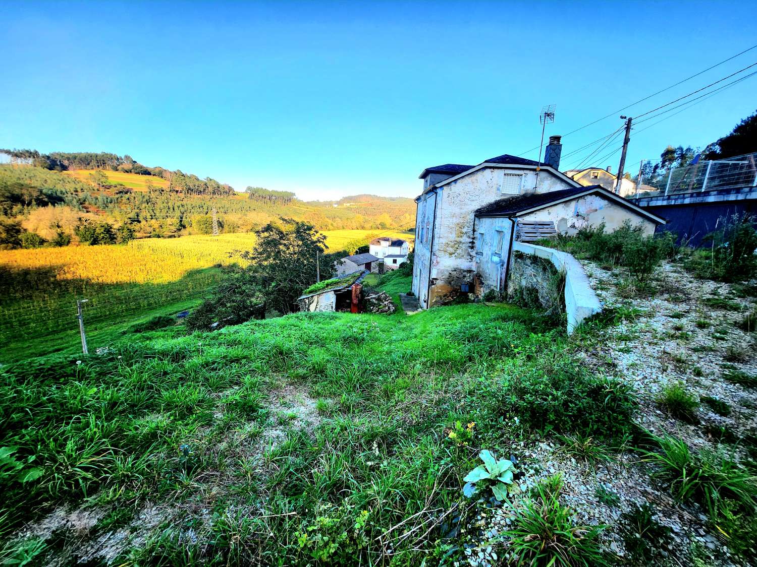 HUS TIL SALG I PORTO (COAÑA)