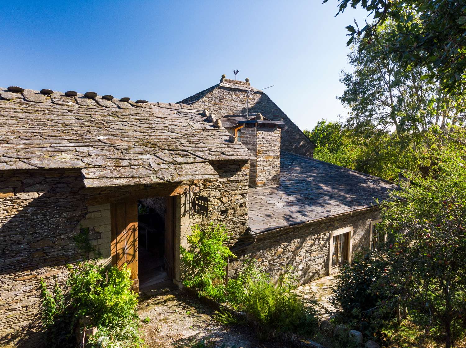 Preciosa Casa Rural en Revoqueira, San Martín de Oscos: Una Joya para Turismo Natural y Retiros