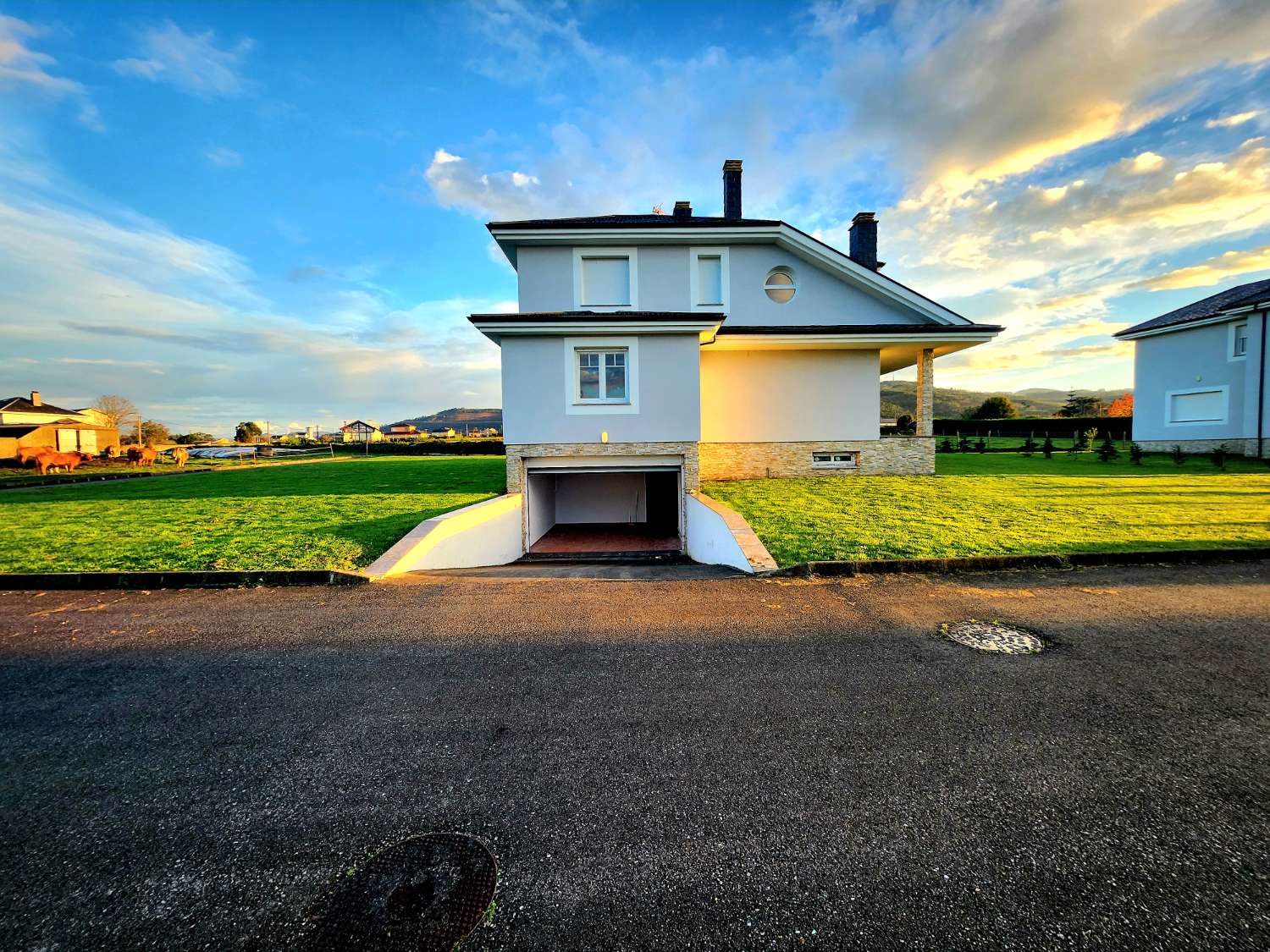 SUPERBE VILLA À CARTAVIO AVEC VUE SUR LA MER