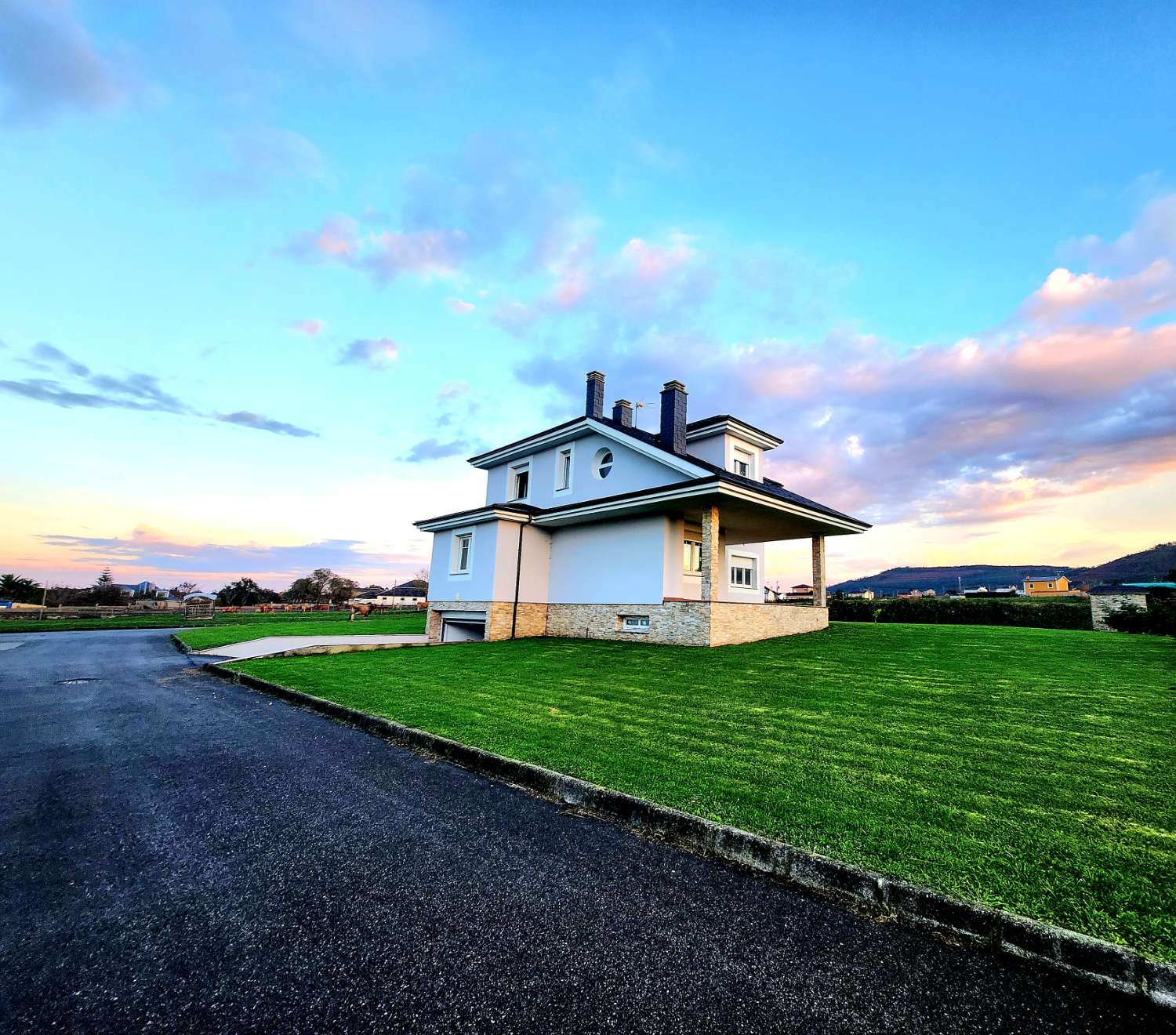 SUPERBE VILLA À CARTAVIO AVEC VUE SUR LA MER