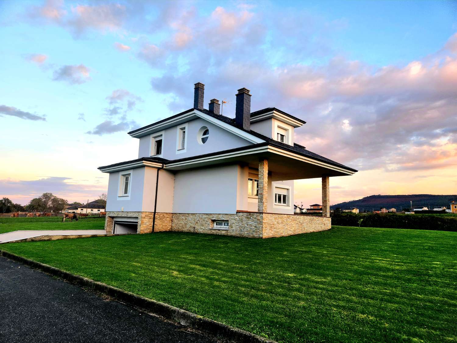 SUPERBE VILLA À CARTAVIO AVEC VUE SUR LA MER